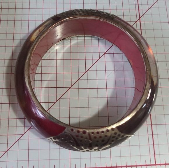 Vintage Chunky Red Bangle with metal detail. 60s or 70s - Picture 5 of 5